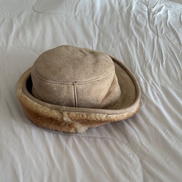 Neutral Tan Suede Bucket Hat with Faux Fur Trim - Picture 5 of 7